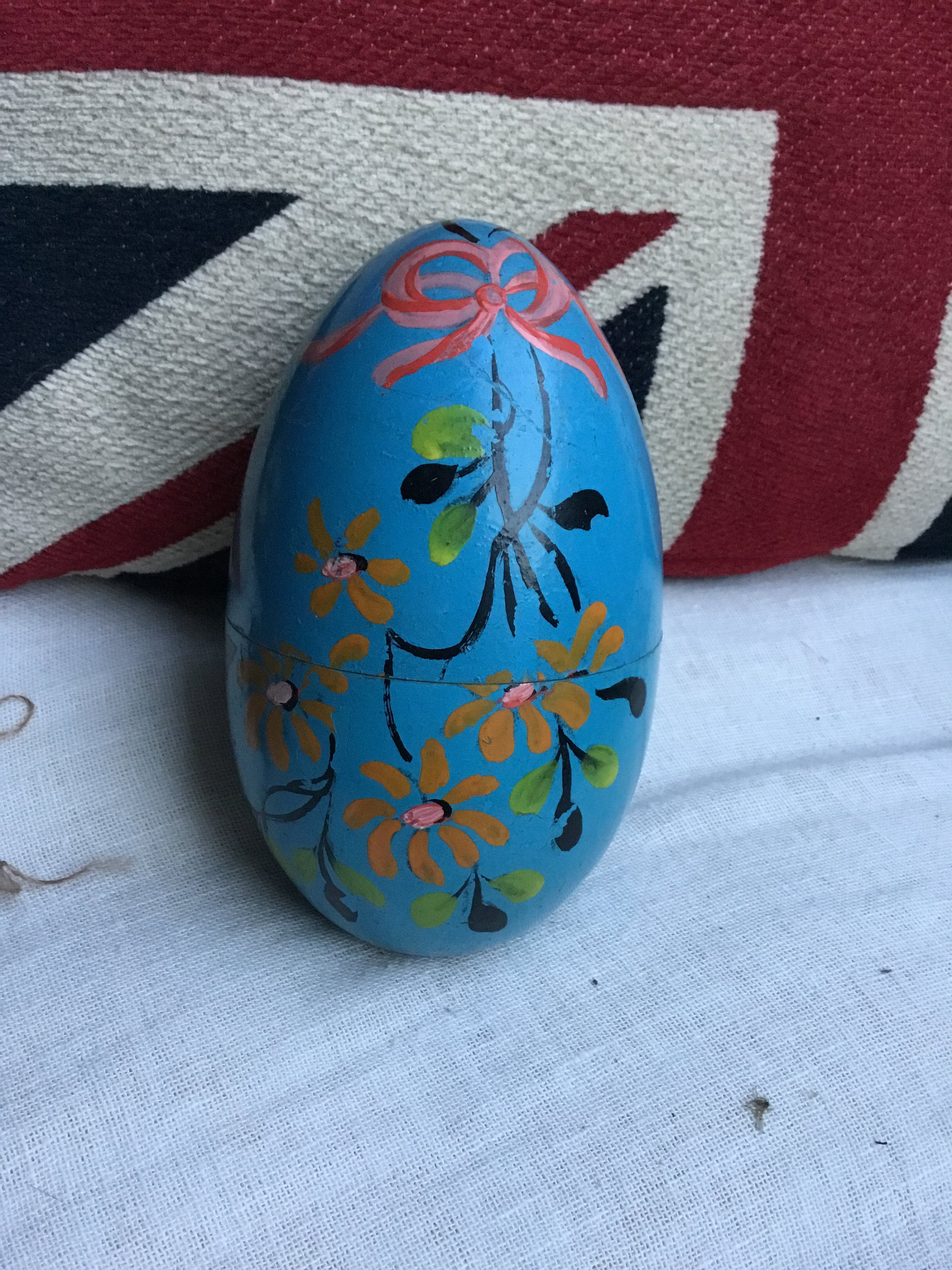 Support d'oeuf et de Chapeau en Bois Peint à La Main