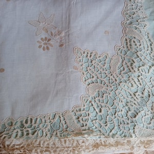 White tablecloth with lace