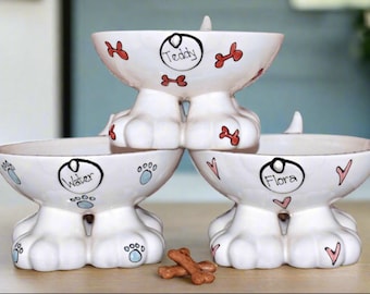 Personalised Dog Bowl with Feet, Hand Painted Raised Ceramic Dog Bowl, Custom Dog Food Bowl Gift for Dog Lovers, Unique Dog Bowl, Dog Bowl