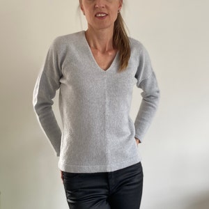 Cashmere pullover, cashmere jumper, lightweight cashmere sweater, cashmere knitwear, V neckline sweater, womans pullover, womans sweater