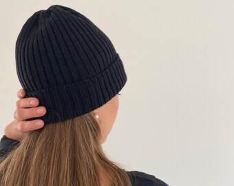 Knitted hat, knitted beanie, winter hat, unisex hat, mans hat, womans hat, knitted merino hat, winter beanie, balck cap, blue hat