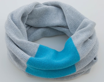 Snood en cachemire, écharpe à débordement en cachemire, laine d'agneau et viscose, écharpe à débordement en cachemire, écharpe grise en tricot, écharpe à débordement, écharpe à boucles