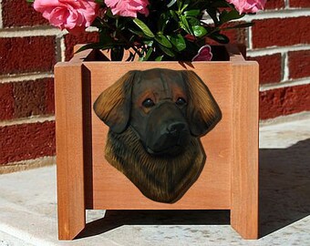 Leonberger Planter Box