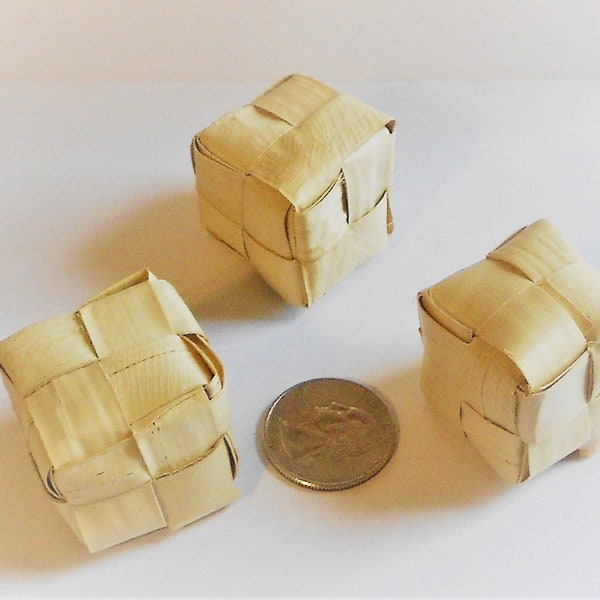 One inch Natural woven palm leaf cubes, Bird toy, Bunny Toy, Chinchillla toy