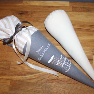 Geschenk zur Rente - Rentnertüte mit Schaukelstuhl in grau und beige-weiß - kleine Schultüte zum Abschied