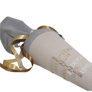 Geschenk zur Rente - Rentnertüte mit Namen in beige-braun - kleine Schultüte zum Ruhestand