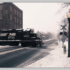 Lititz Train crossing at Wilbur Chocolate
