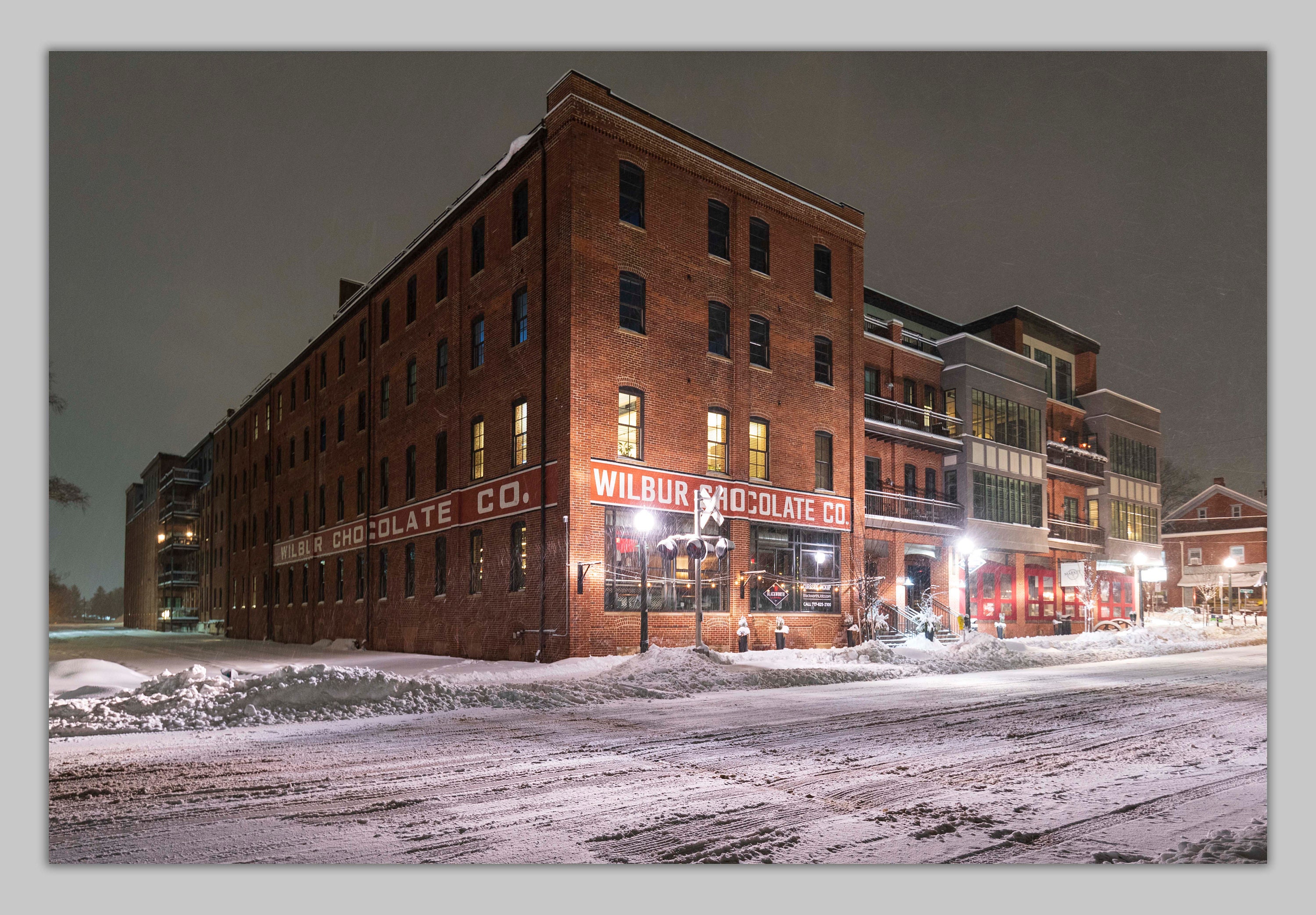 Wilbur Hotel, Lititz, PA Boutique Hotel en la nieve por la noche Etsy