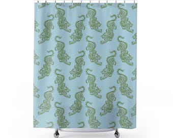 Cortina de ducha de tela azul claro con tigres rugientes verdes. Decoración para el baño, dormitorio y apartamento para universitarias.