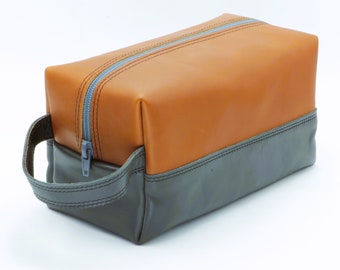 Leather dopp kit, Personalized groomsmen gift, leather dopp kit, mens leather toiletry bag, mens dopp kit, mens toiletry bag