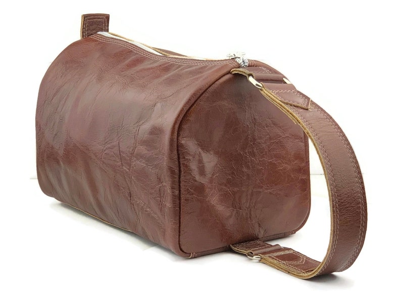 Leather toiletry bag. Travel bag. Burgundy Leather. Gift ideas. Toiletry kit. Anniversary gift. Mens gift Husband gift image 2