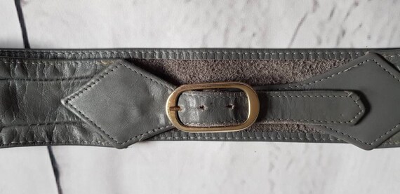 Pepeguido found a 1980s grey genuine leather waspi