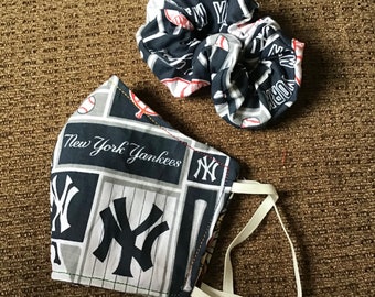 New York Yankees Face Mask & Scrunchie