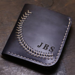 Cartera de béisbol de cuero personalizada - Plegable con detalle de costura - Regalo para él - Cartera para fanáticos de los deportes - Cartera para el Día del Padre - Regalos de béisbol