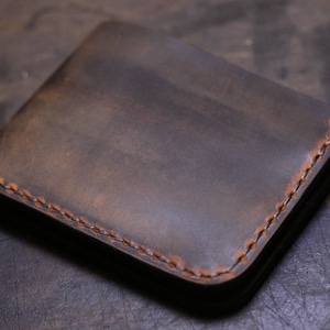 Cartera de cuero personalizada Crazy Horse – Minimalista, plegable y delgada, hecha a mano – Regalo rústico para hombre – Cartera de cuero grabada – Regalo de cumpleaños