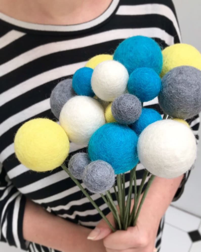 Felt Ball Flowers, Felt Ball Bouquet, Billy Balls, Craspedia, Pom Pom Flowers, Modern Flower Arrangement, Anniversary Gift, Wool Anniversary image 5