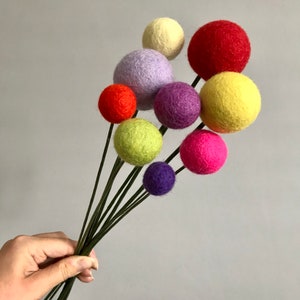 Felt Ball Flowers, Felt Ball Bouquet, Billy Balls, Craspedia, Pom Pom Flowers, Modern Flower Arrangement, Anniversary Gift, Wool Anniversary image 3