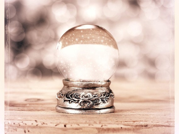 Isis-Tarologue 1 Question = 7 Euro