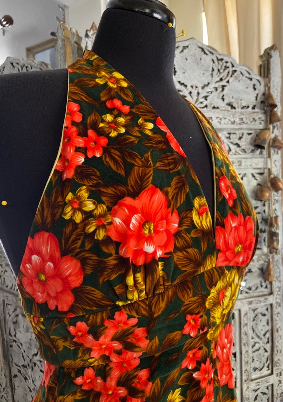 Vintage 60s flowered velvet mini halter dress & c… - image 4