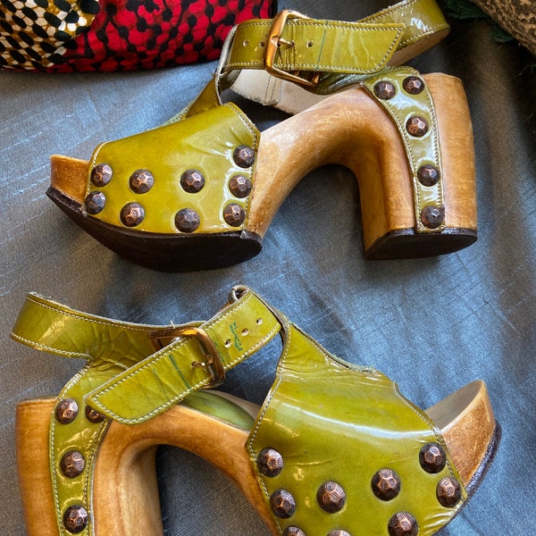 Vintage olive green studded wooden platform shoes by sbicca festival woodstock boho