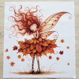 Könnte beinhalten: Ein Set aus drei Keramikbechern mit gesprenkelter, matter Oberfläche. Die Becher sind in den Farbtönen Creme, Hellgrau und Dunkelgrau gehalten. Jeder Becher hat ein schlichtes, minimalistisches Design, ideal für Kaffee oder Tee.