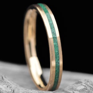 14K Yellow Gold Wedding Band with Central Malachite Inlay | FREE ENGRAVING | 3mm | Women's Wedding Ring | Custom Polished Flat Profile