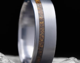 タイガーアイインレイ付きタンタル結婚指輪 | 無料彫刻 | 7 mm