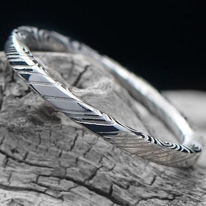 Damascus Ring | FREE ENGRAVING | The Legacy | Flat Profile | Woman Wedding Ring| Unique Wedding Ring | 2mm Ring