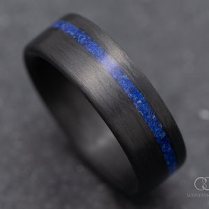 The Vertex | FREE ENGRAVING | Unidirectional Carbon Fiber Ring with Lapis Lazuli Inlay | 7mm | Wedding Ring | Custom Made For You