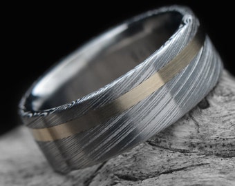 Damascus Wedding Band with 14K Yellow gold Inlay and Titanium Inner Sleeve | FREE ENGRAVING | 7mm | Wedding Ring | Custom Made For You