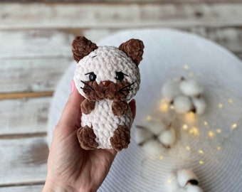 Crochet Siamese Cat Decor, Handmade Cat Ornament, Cute Kitty Collectible, Cat Lover Gift, Shelf Decor, Small Cat Decoration
