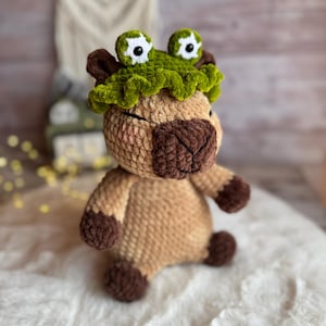 Crochet capybara amigurumi, stuffed capybara in frog hat rodent toy plushies, gift for Christmas, baby shower gift