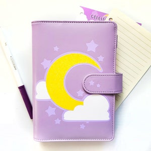 Pastell Kawaii Mond und Sterne Personal Größe PU Leder Planer Binder | Crescent Moon Purple oder Pink 6 Ringbuch