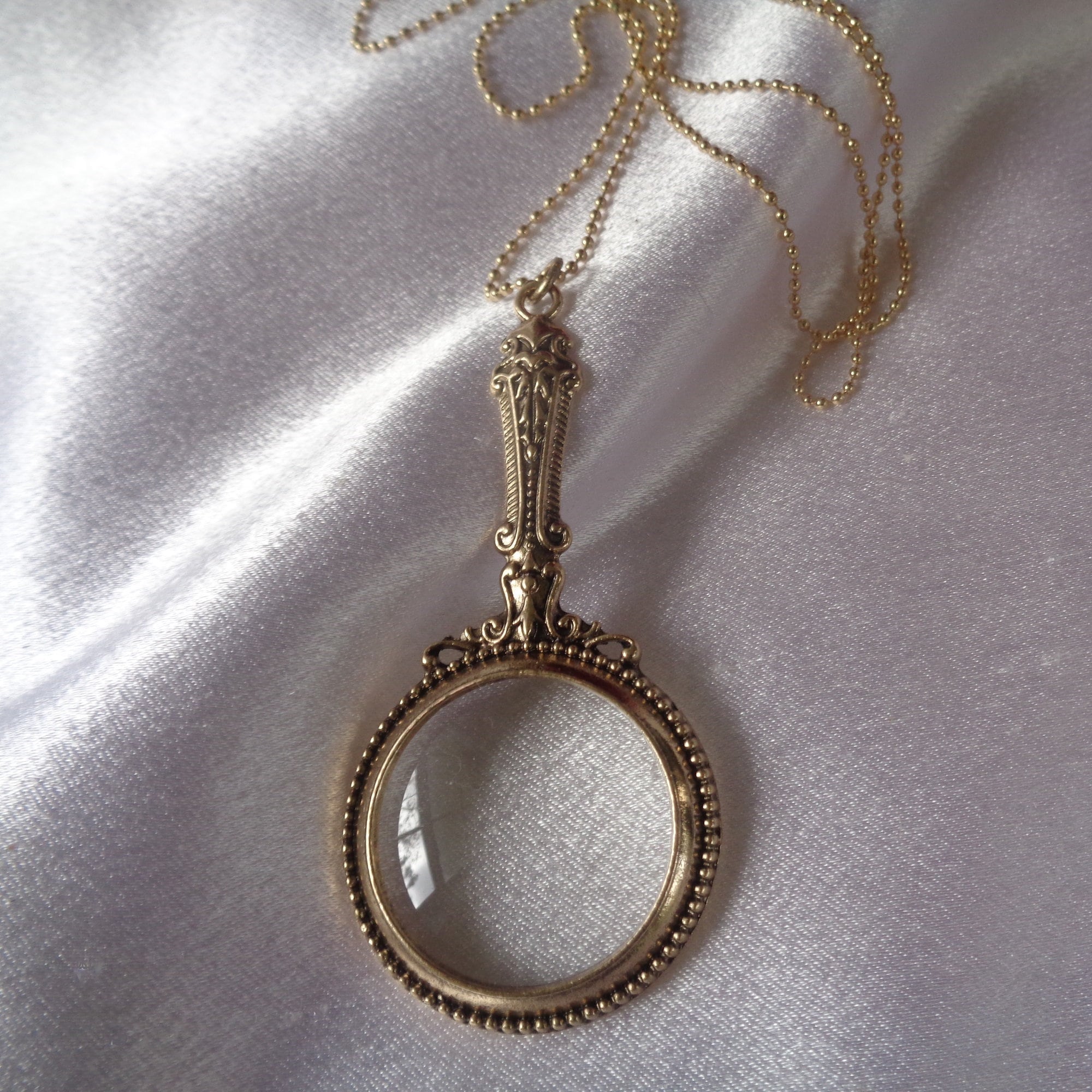 Crown trifari magnifying glass necklace deals