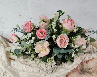 French Country, Cottage, Victorian, Farmhouse floral arrangement,  flower centerpiece