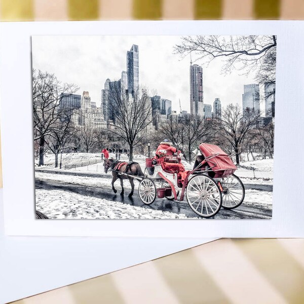 Tarjeta de vacaciones de la ciudad de Nueva York, Central Park, Hansom Cab, Caballo y carruaje, Horizonte de la ciudad, Tarjeta de vacaciones, Fotografía de invierno, Tarjeta de felicitación