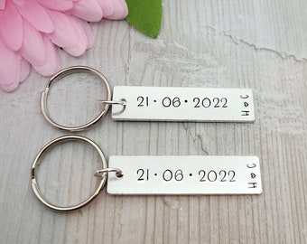 Cadeau d'anniversaire, cadeaux de jour de mariage, anniversaire de mariage, cadeau pour mari, cadeau pour femme, porte-clés Saint Valentin, porte-clés date, couple