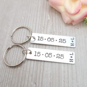 Cadeau porte-clés date d'anniversaire pour mari, porte-clés date spécial personnalisé, cadeau d'anniversaire de mariage personnalisé pour femme