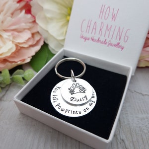 Dog Loss Memorial Keyring Gift, Personalised Pet In Memory Keychain Gifts, Over The Rainbow Bridge Present, Dog Paw Remembrance Keepsake