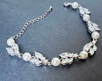 Pulsera de boda de perlas, pulsera de lágrima de cristal transparente, pulsera de novia de diamantes de imitación en plata, joyería de boda, joyería de novia, cz cubic