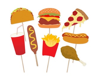 Könnte beinhalten: Ein Set aus acht bunten Party-Requisiten zum Thema Essen, darunter ein Taco, ein Hamburger, ein Pizzastück, ein Hotdog, ein Corn Dog, Pommes Frites, Brathähnchen und eine Tasse Limonade. Jedes Accessoire ist auf einem Stock, perfekt für Fotospaß.