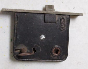 Vintage Yale skeleton key lock