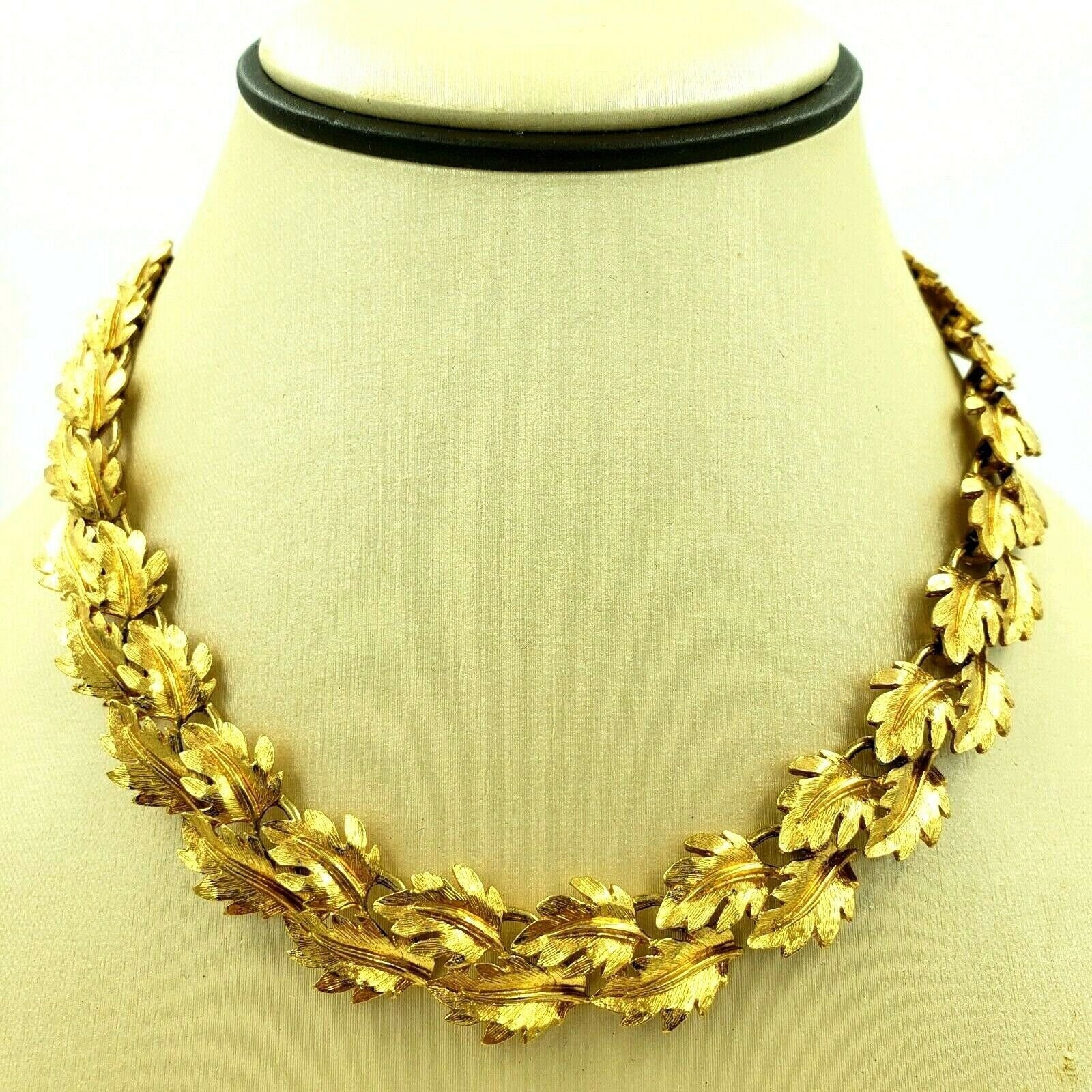Napier Gold Tone Choker Necklace Textured Overlapping Leaf Etsy