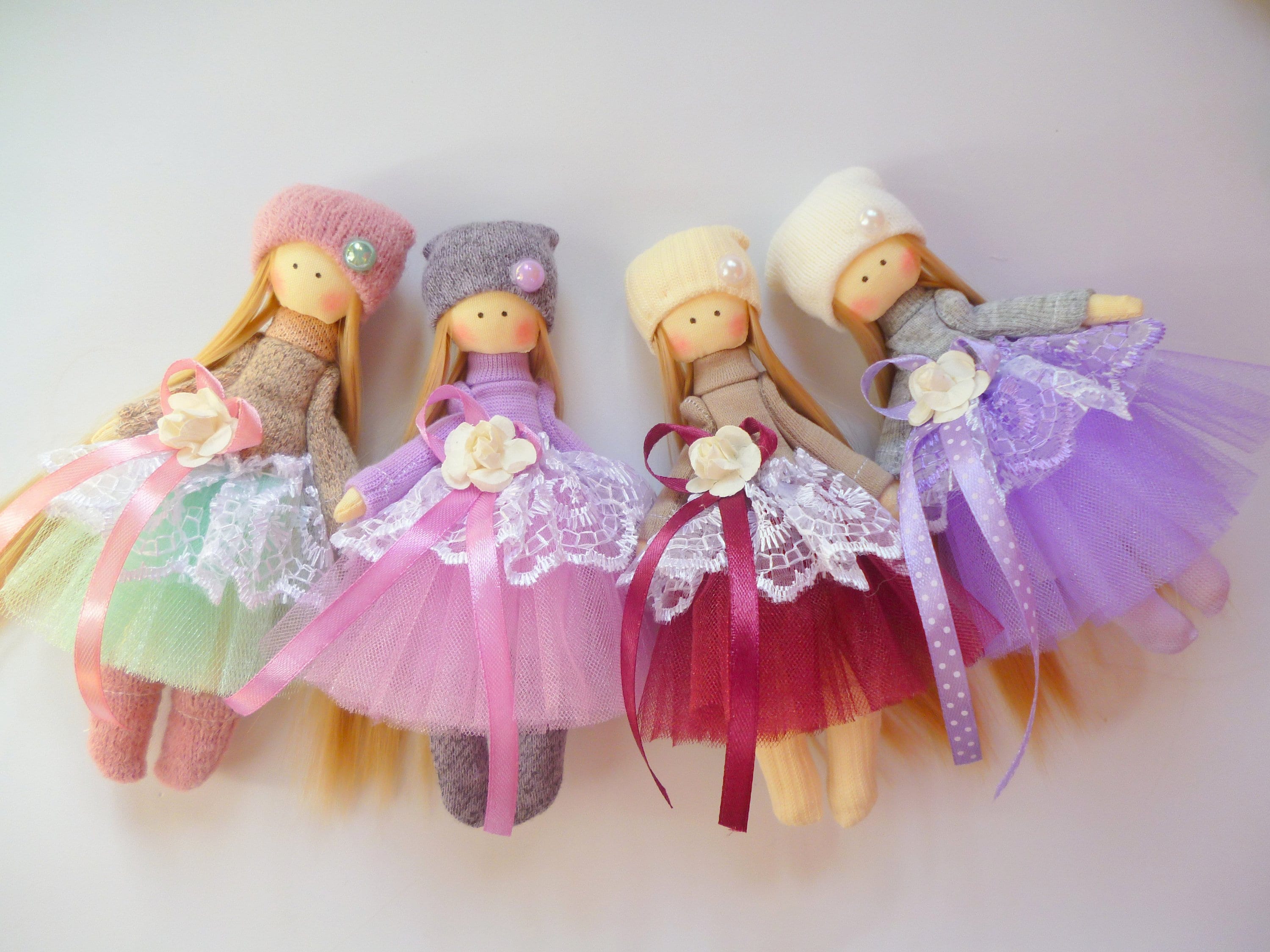 Handmade Armenian Sitting Folk Dolls, Poupées Folkloriques Assises Arméniennes e