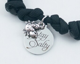 Manténgase salado, Pulsera de cangrejo, Pulsera ajustable, Regalos de playa, Cita divertida, Pulsera paracord, Amuleto de cangrejo, Cita salada, Cita de meme, Regalo divertido
