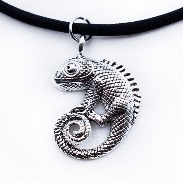 Chameleon Necklace, Lizard Pendant, Paracord Necklace, Iguana Jewelry, Silver Serpent, Chameleon Gift Idea, Reptile, Gecko, Cord Necklace