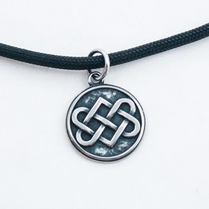 Celtic Knot, Paracord Necklace, Old World Gift, Celtic Pendant, Celtic Medallion, Irish Pendant, Celtic Necklace, Knotted Jewelry, Para Cord