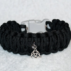 Trinity Bracelet, Celtic Trinity Knot, Celtic Knot, Irish Accessory, Ireland, Black Bracelet, Gift for Him, Mens Bracelet, Paracord Bracelet