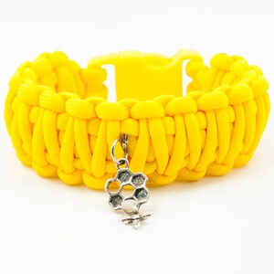 Bee Bracelet, Bumble Bee, Paracord Bracelet, Yellow Bracelet, Honeycomb, Bee Jewelry, Nature Gifts, Honey Bee, Honey Bee Jewelry, Spring
