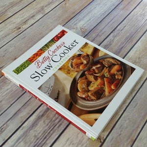 Vintage Betty Crocker&#39;s Slow Cooker Cookbook Stoneware Slow Cooker Recipes 1999